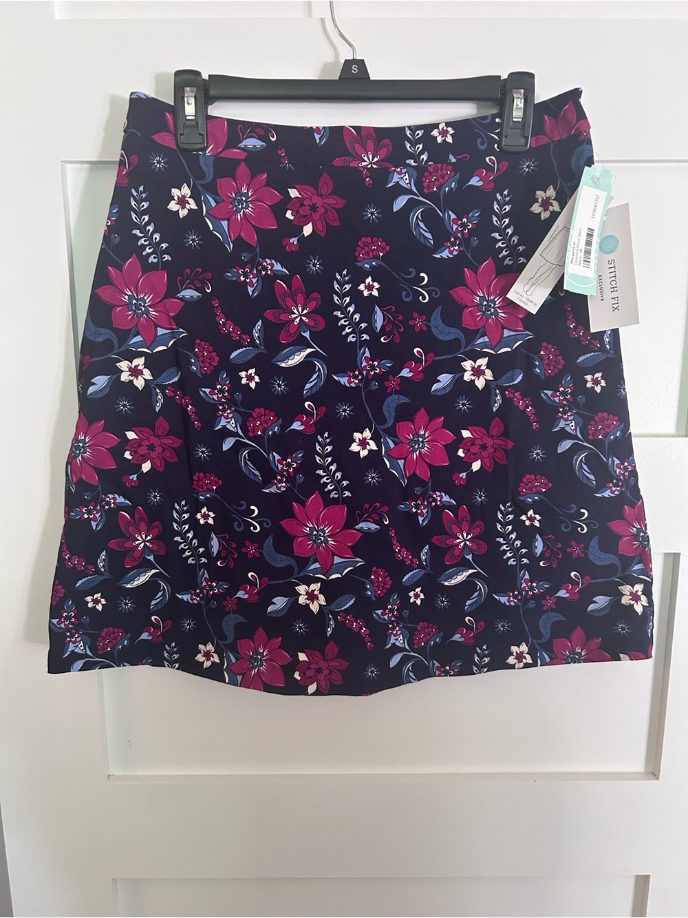 NEW Margaret M Skirt size medium - Navy Fuchsia Floral stitch fix